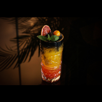 میدنایت لانژ